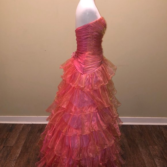 Formal Dress - Picture 4 of 5